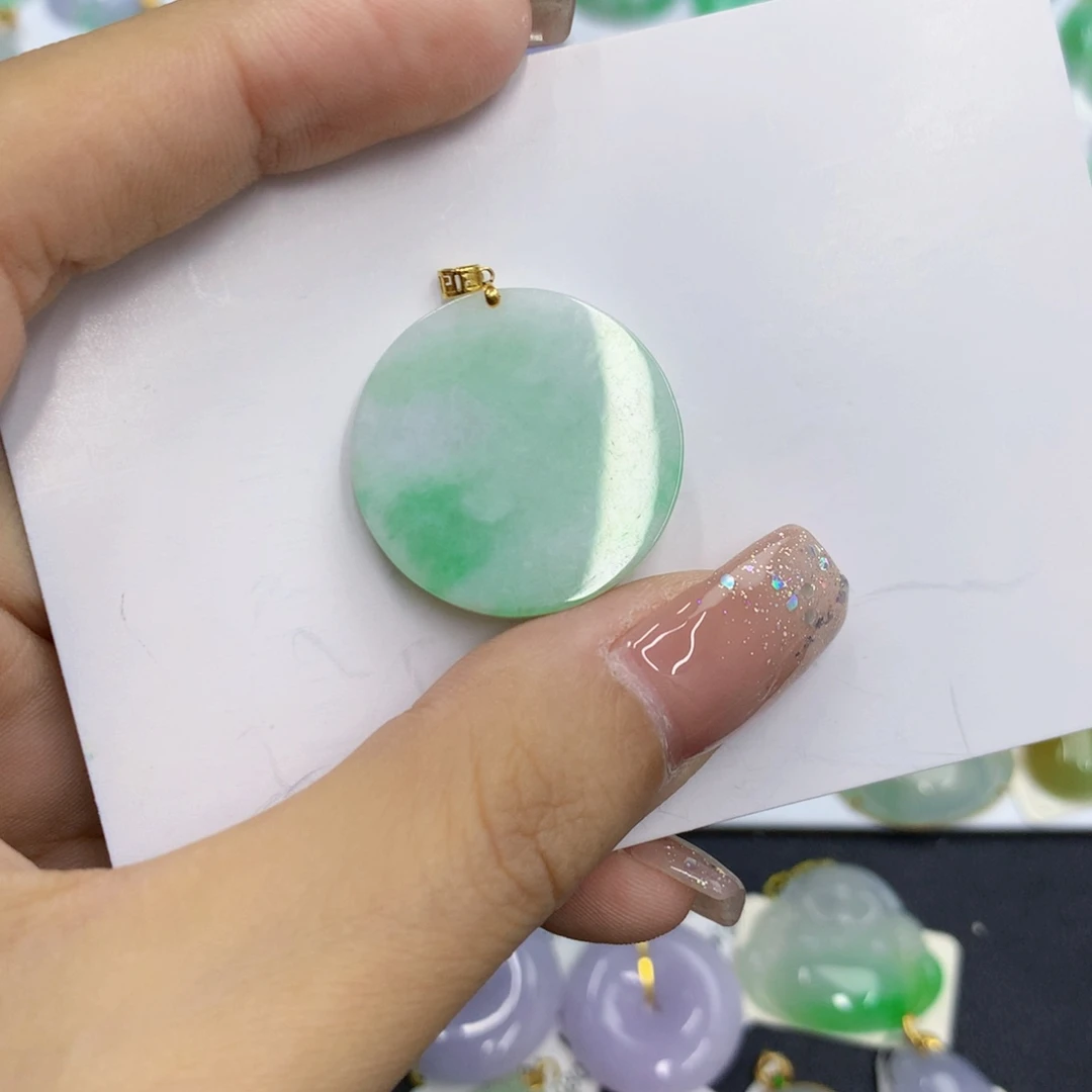 翡翠18K金镶嵌颈饰翡翠