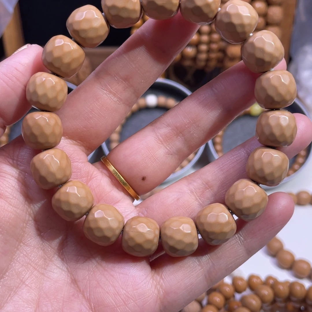 L***Z猴头核桃吊坠龙岩砖石面13mm全品