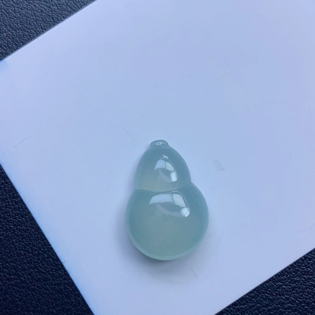 翡翠颈饰未镶嵌葫芦