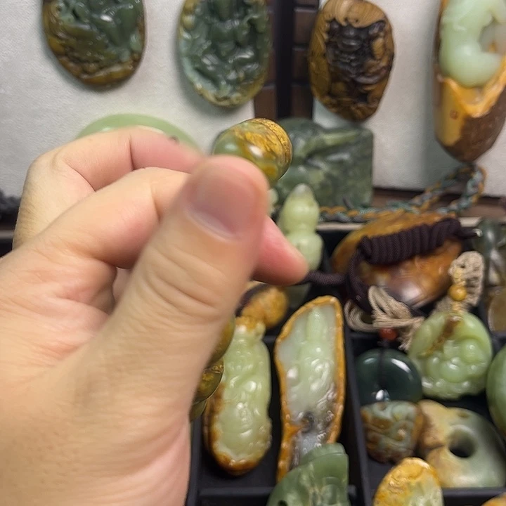 岫岩河磨玉（透闪石质玉）未镶嵌手链