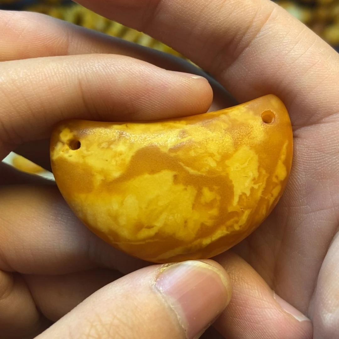 蜜蜡未镶嵌珠宝奇石