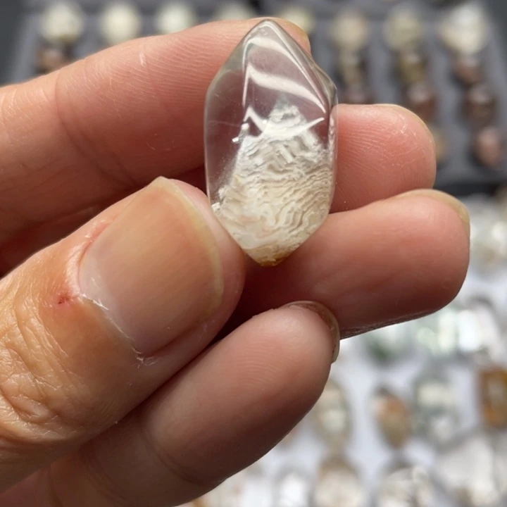 纯天然粉色幽灵碧玺（处理）