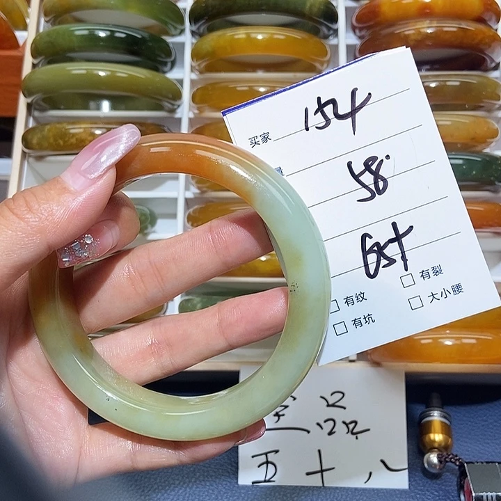 蛇纹石玉未镶嵌手镯莓***?