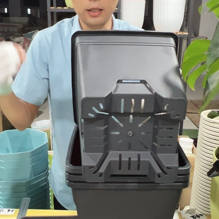方形250口23高16黑色带托4只