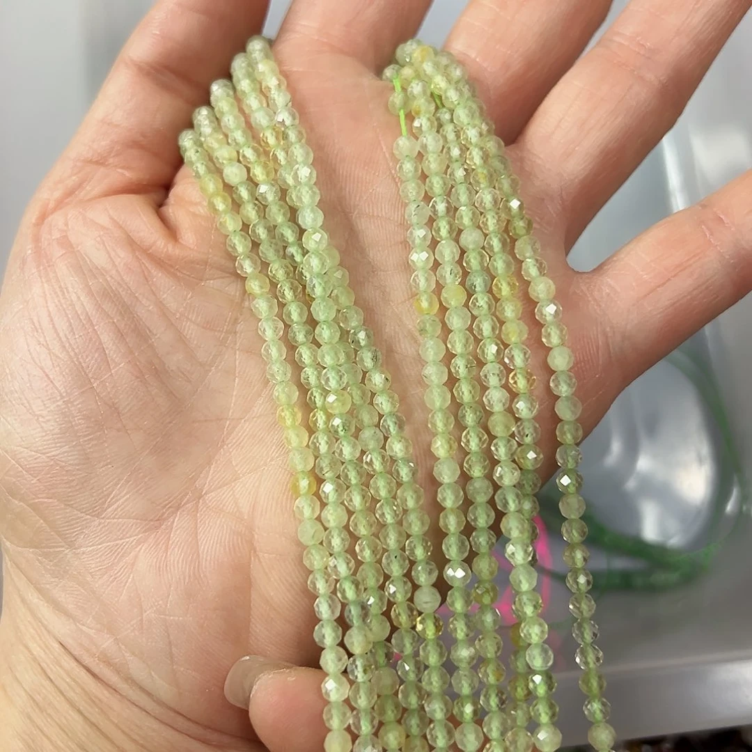 玛瑙/玉髓未镶嵌珠宝半成品，卡3极品葡萄石一条