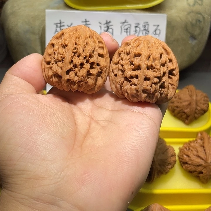 文玩核桃把件18号，43尺全品大肚球疆
