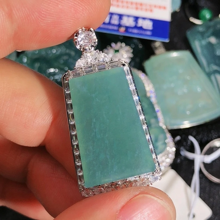 翡翠颈饰未镶嵌4，