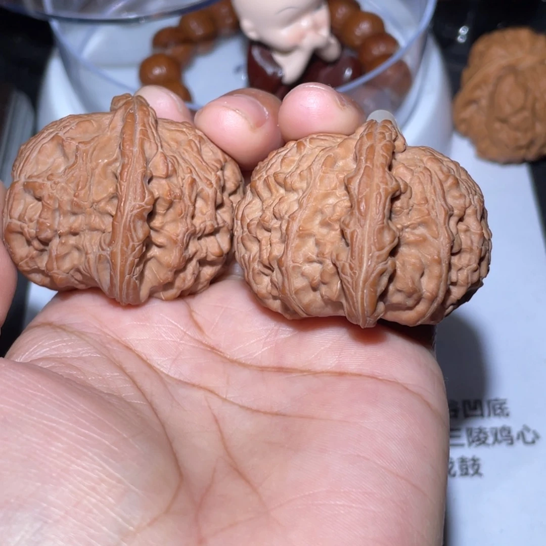 桃核把件佳*发白狮子核桃