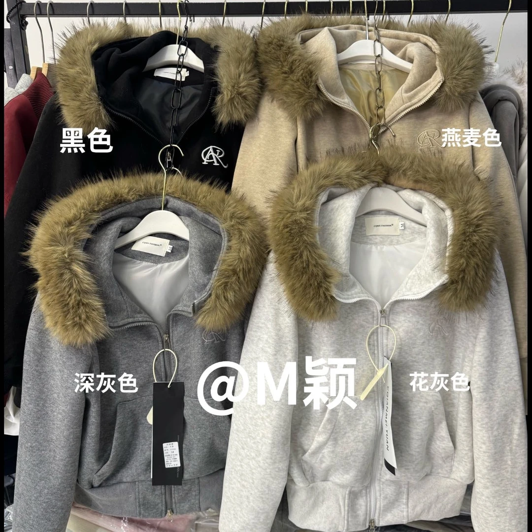 9100秋款～刺绣AR字母短款毛领外套