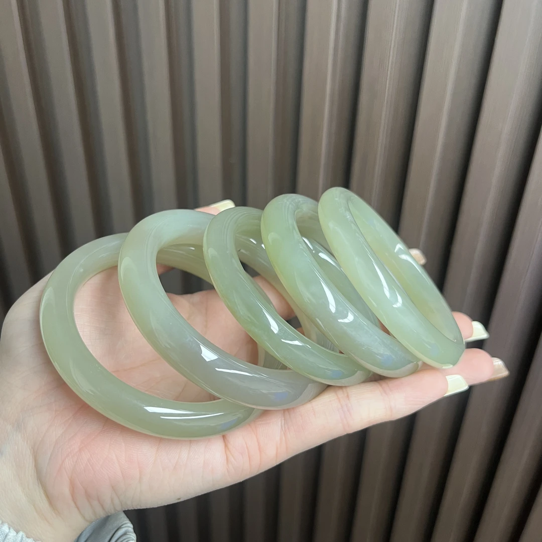天然和田玉手镯多样性发货拍一发一