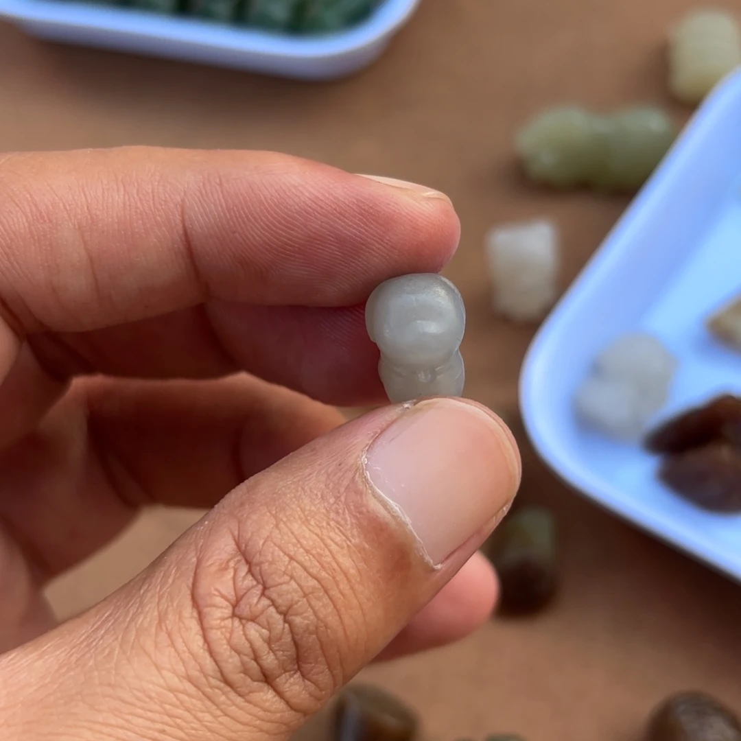 定制和田玉G*小狗抛光后发货