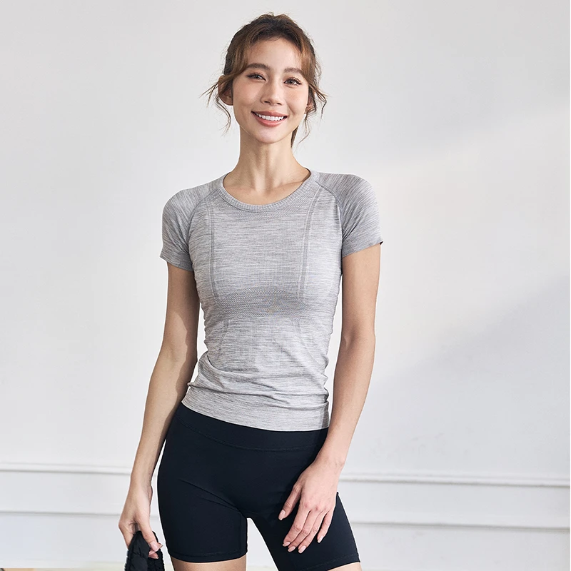 运动短袖女薄款透气跑步T恤修身显瘦瑜伽服上衣普拉提训练健身服