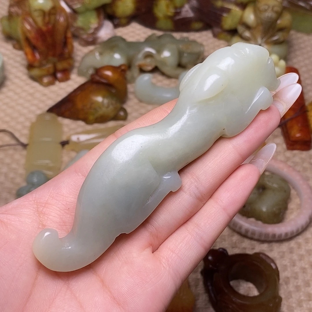 未镶嵌蛇纹石玉颈饰