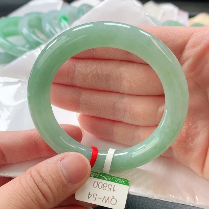 翡翠手镯未镶嵌缅甸A货翡翠手镯