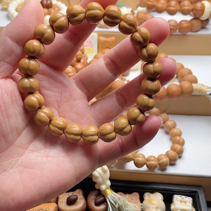 吊坠猴头核桃屁桃