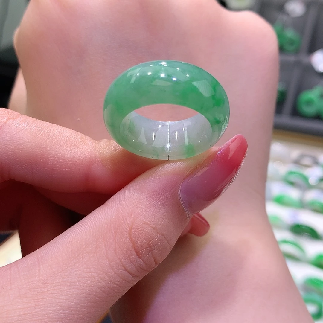 未镶嵌戒指翡翠翡翠