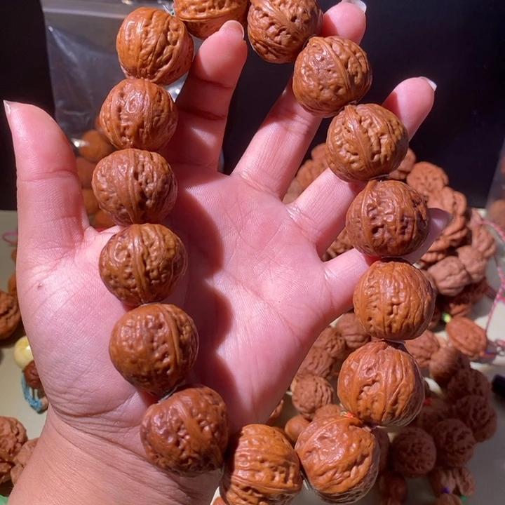 文玩核桃手串……31