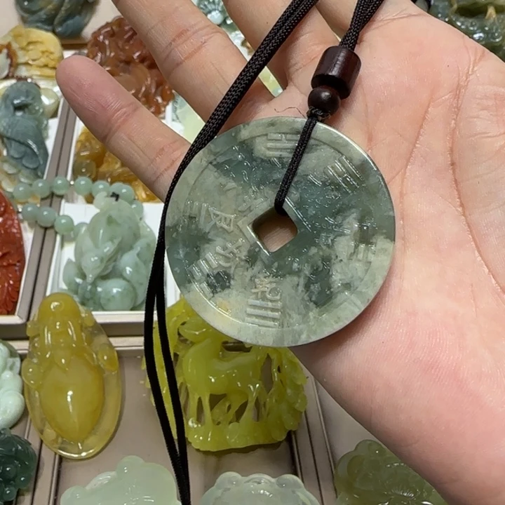 蛇纹石玉吊坠未镶嵌