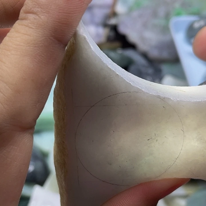 翡翠未镶嵌颈饰天然翡翠边角料