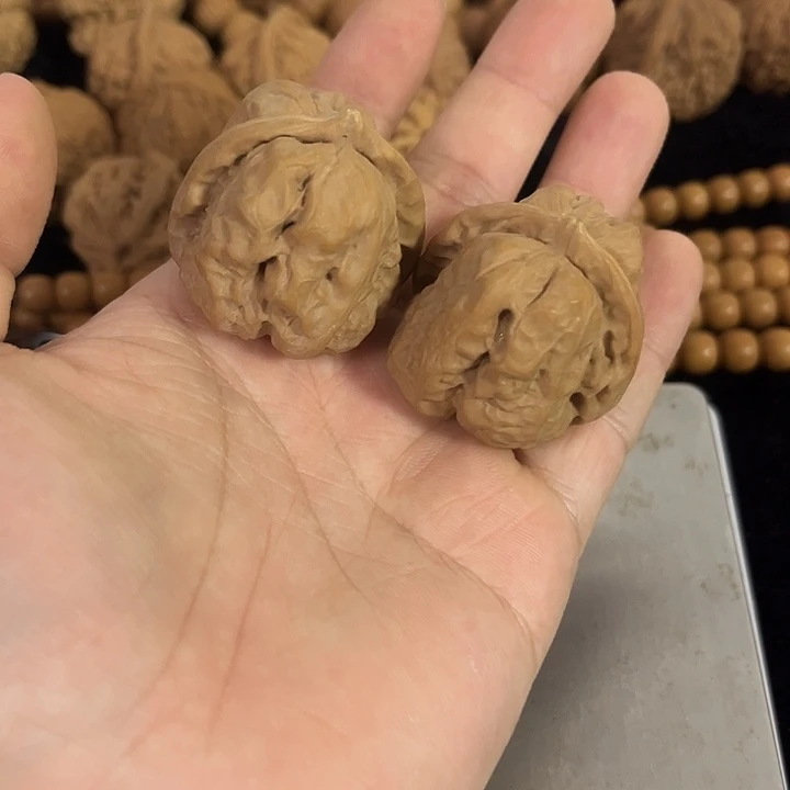 文玩核桃把件37左右微瑕练手蛤蟆头，编号043