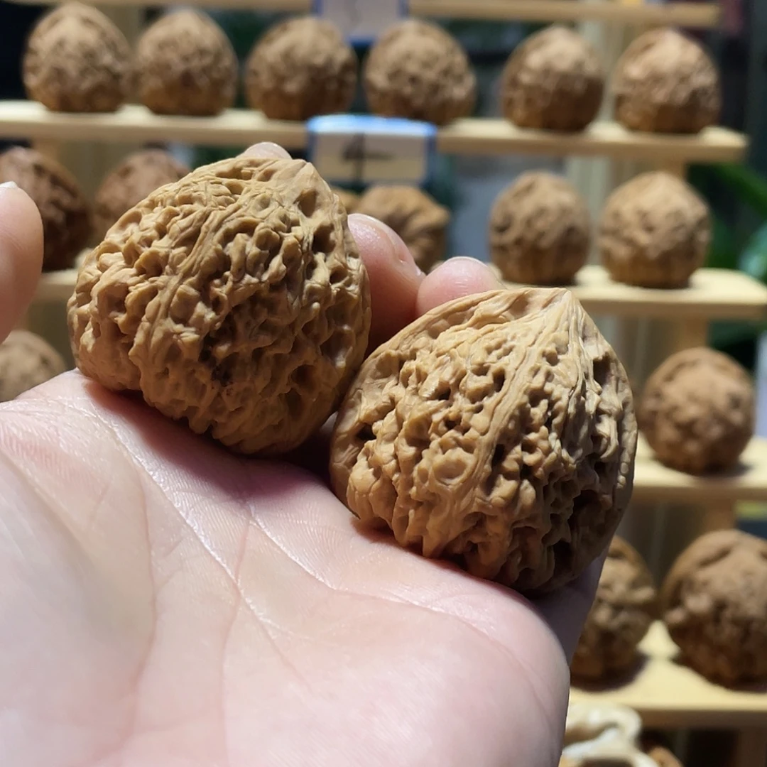 E***z桃核吊坠南疆石三角