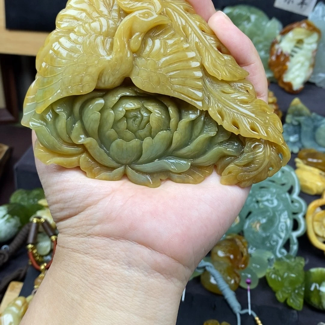 1***圆蛇纹石玉未镶嵌颈饰