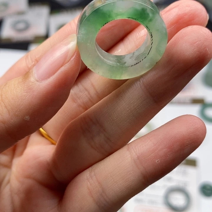 是***～翡翠戒指未镶嵌翡翠戒指