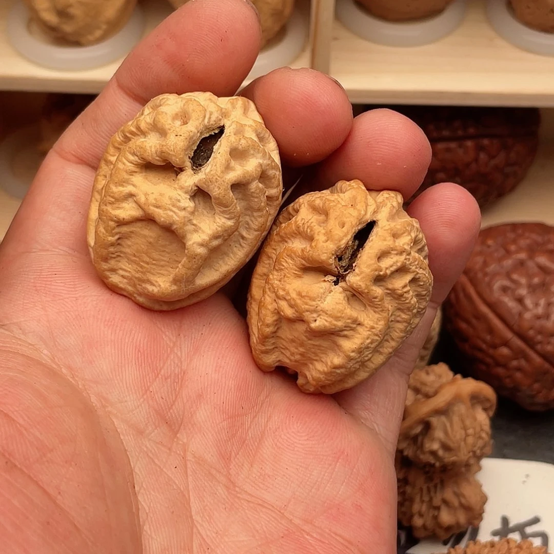 文玩核桃吊坠雪****波鬼脸