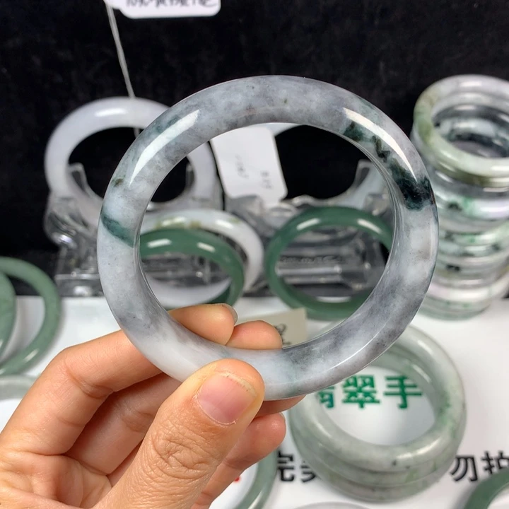 翡翠未镶嵌手镯43号。58.5圈