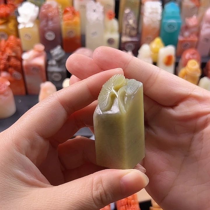云南石印石手工定制2.1厘米，杏叶，包刻