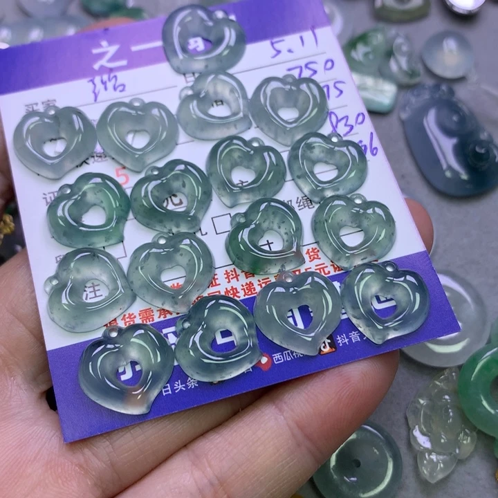 翡翠未镶嵌颈饰璐****宝