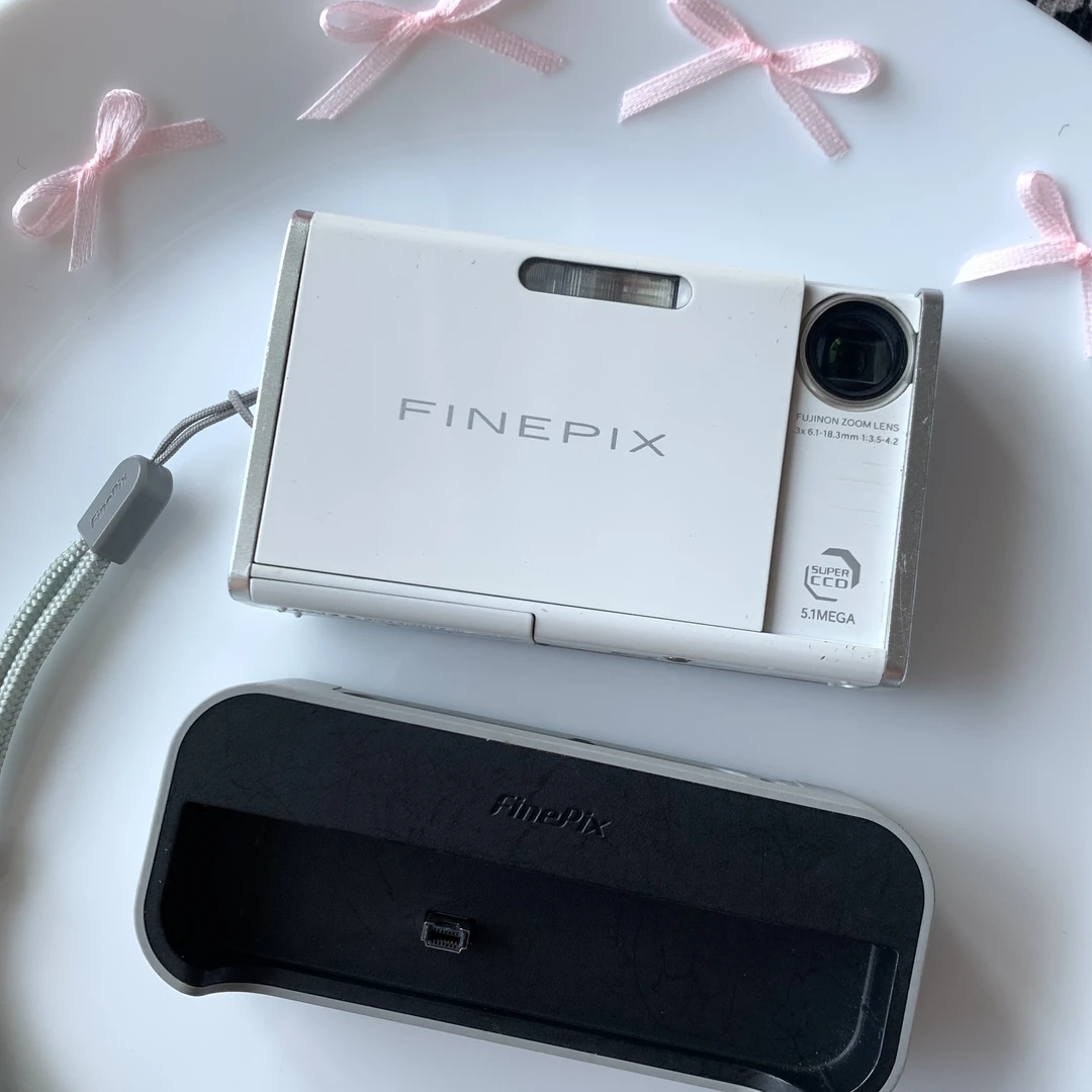 8新 Fujifilm/富士 Z2 510万像素3倍光变 带底座512mxd 冷白氛围