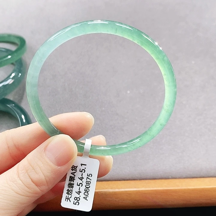 翡翠未镶嵌手镯（圆镯）