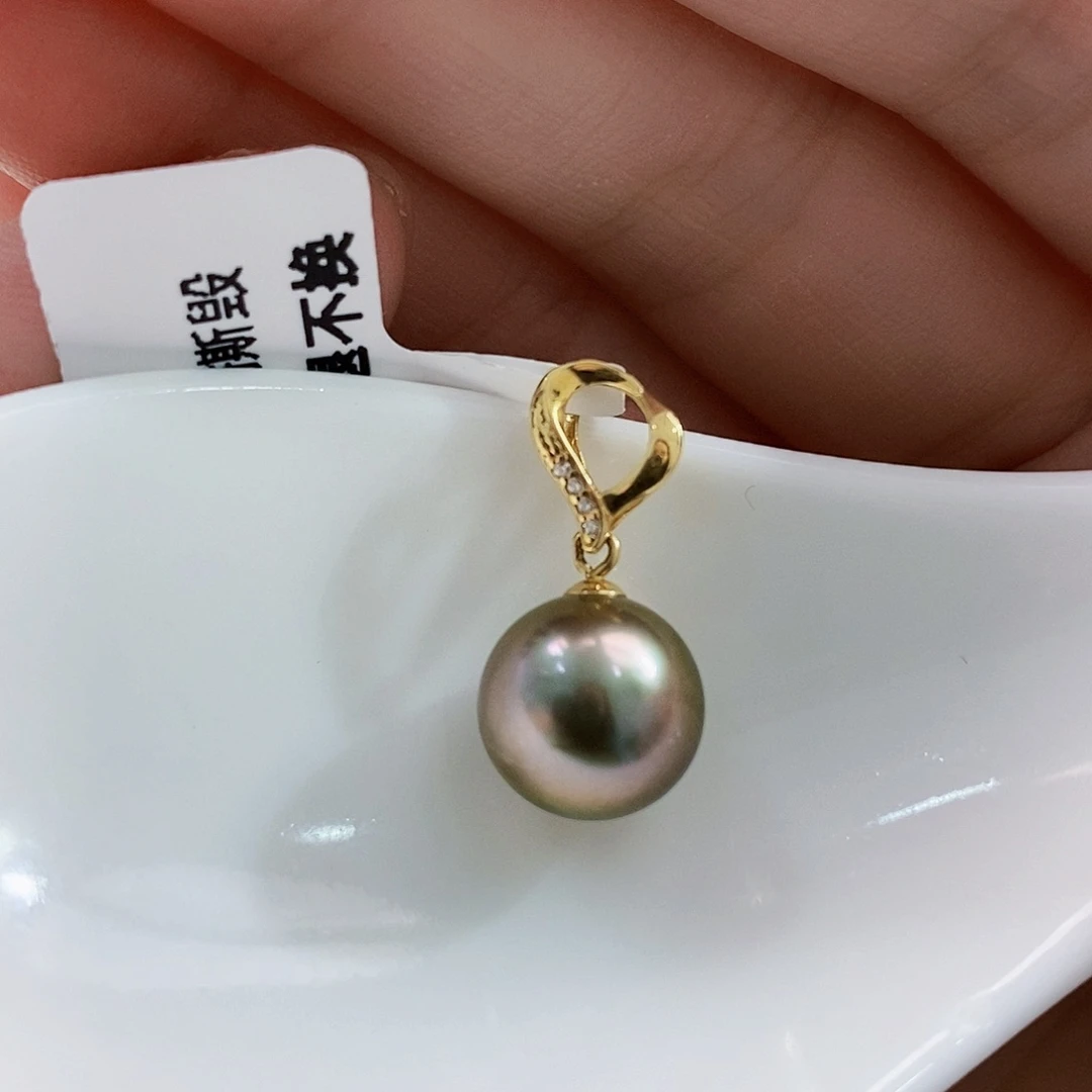 18K金镶嵌特价极光大溪地金属色吊坠10.7mm海水珍珠
