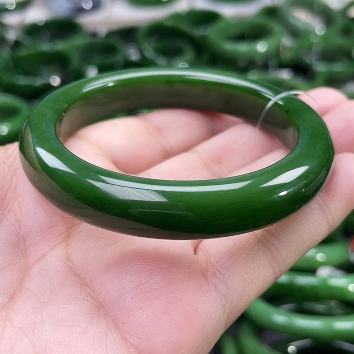 未镶嵌手镯和田玉（碧玉）