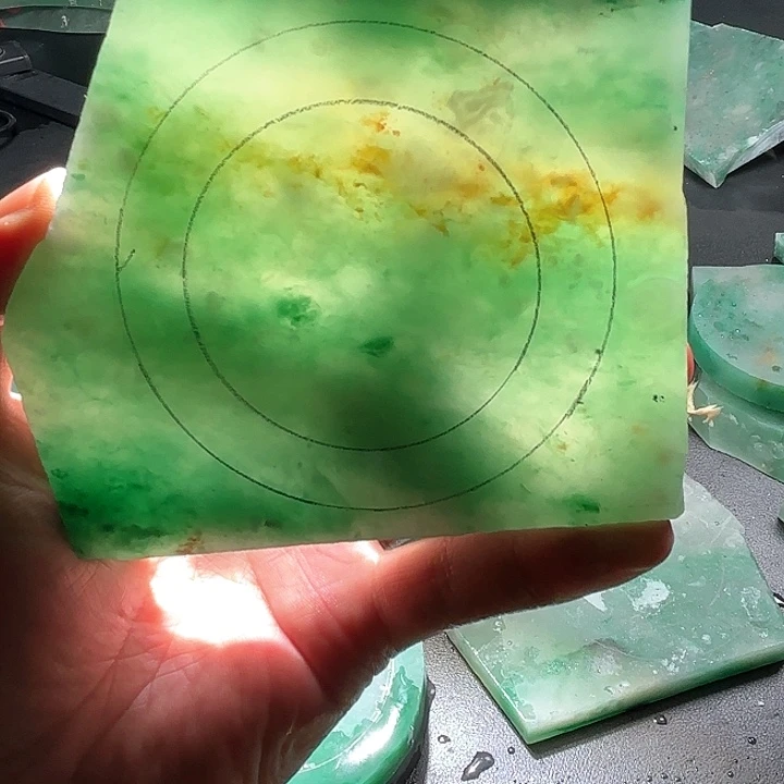 定制石英质玉（非洲翠）心**孩