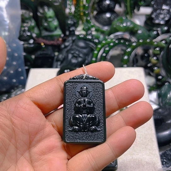 ****糖未镶嵌蛇纹石玉泰山玉