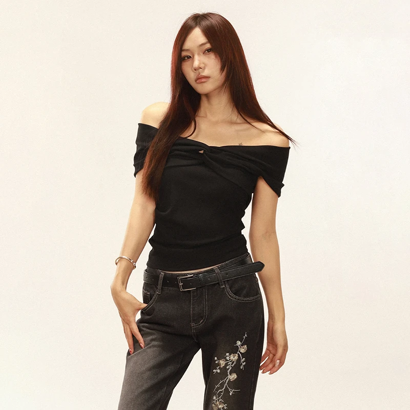 ROMORE美式复古辣妹一字肩短袖T恤女设计感褶皱扭结露肩黑色上衣