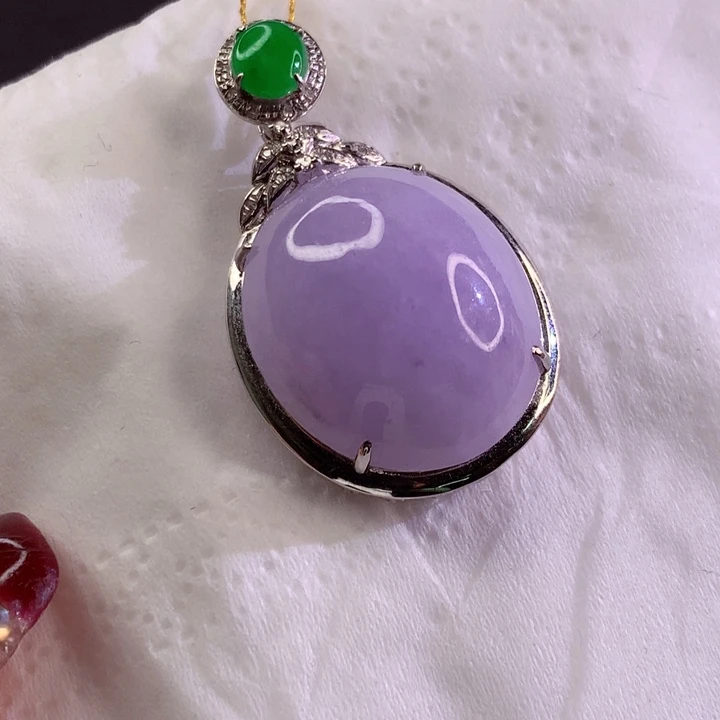 翡翠颈饰18K金镶嵌翡翠