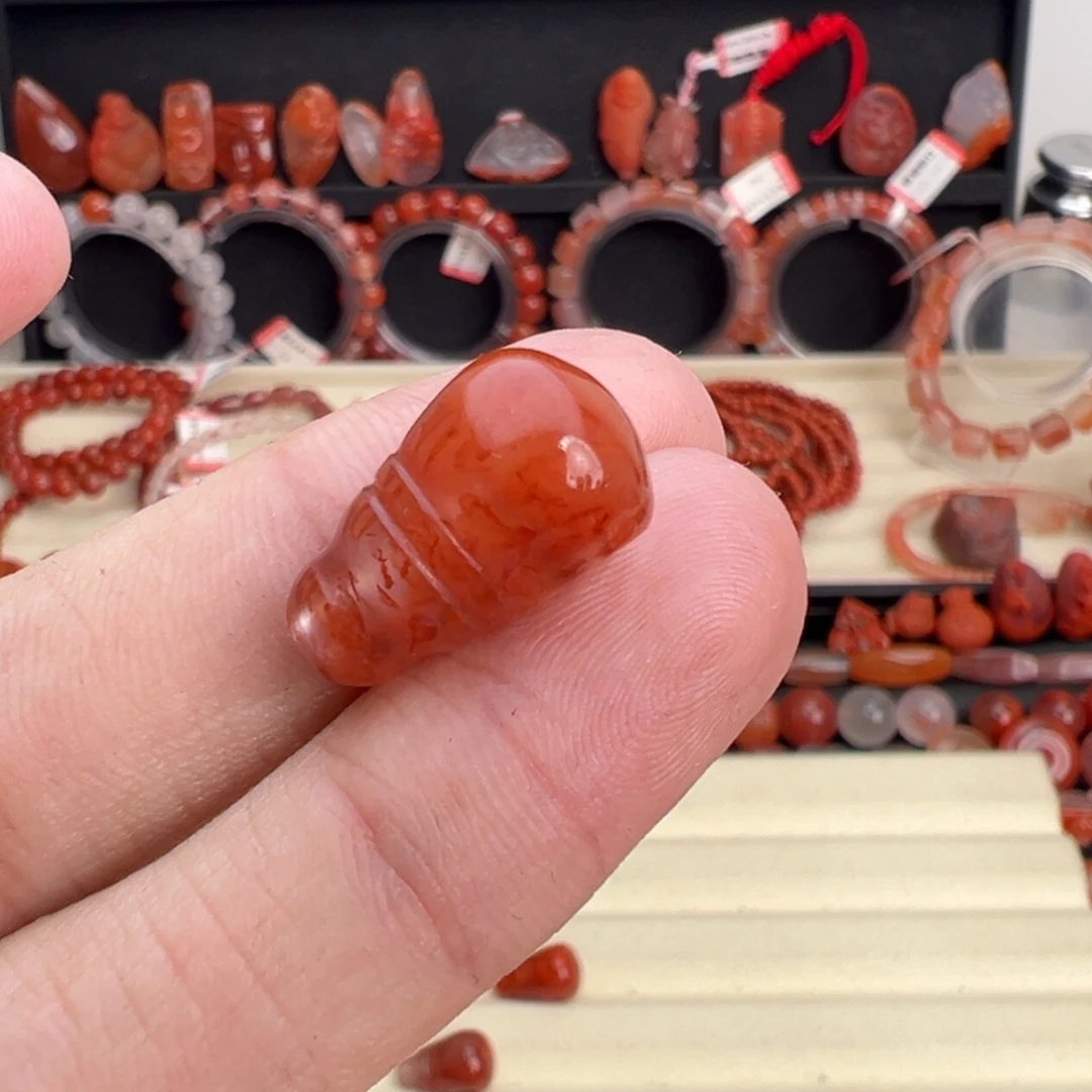 亮***旧南红玛瑙未镶嵌颈饰三通