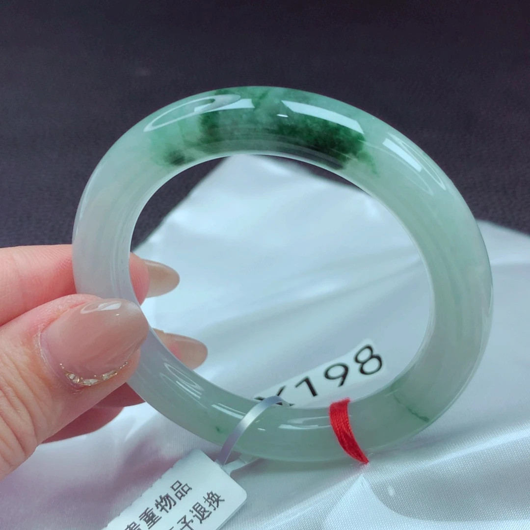 翡翠手镯未镶嵌手镯88