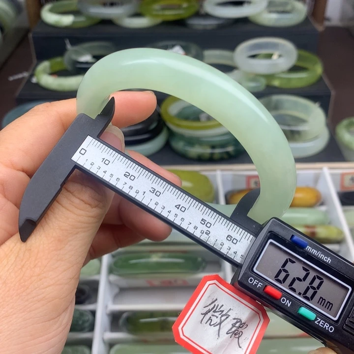 蛇纹石玉未镶嵌手镯536