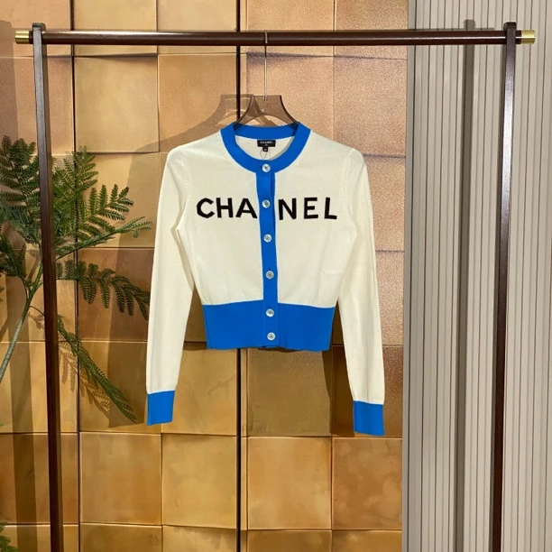 Chanel 沙滩系列白蓝字母logo羊绒开衫/34码/99新/23350