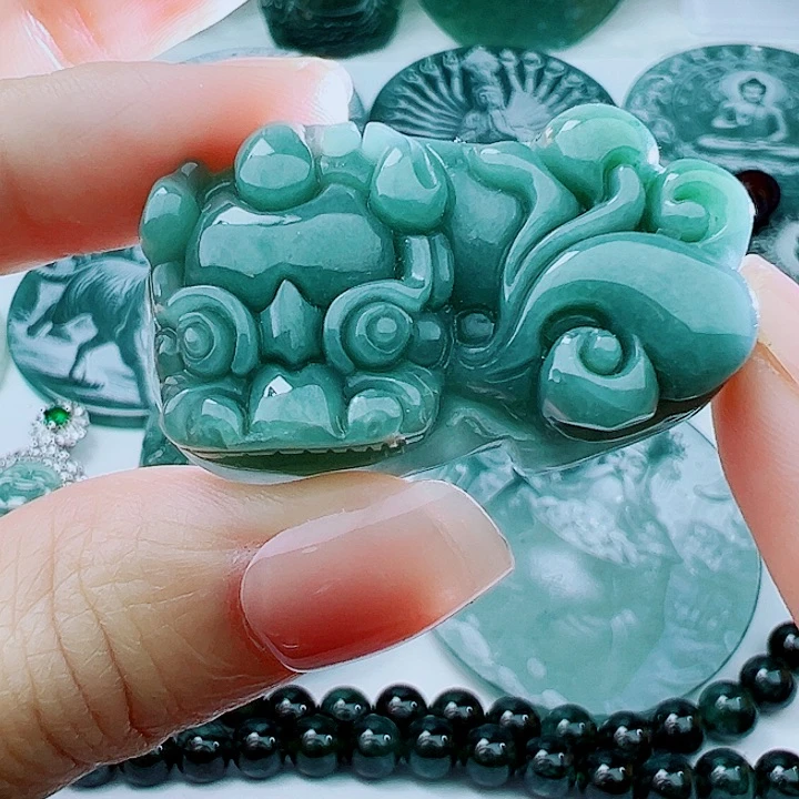 翡翠未镶嵌颈饰多样性发货天然的A货翡翠