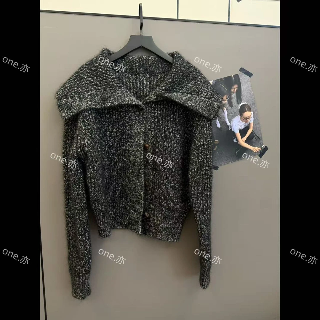 【一个亦】翻领牛角扣杂线纽扣外套YF/2351