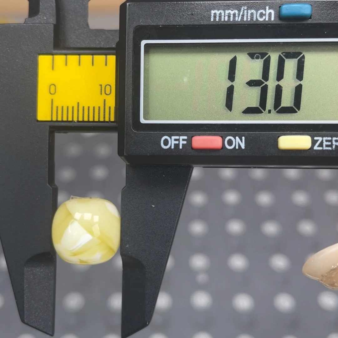 琥珀未镶嵌裸石88