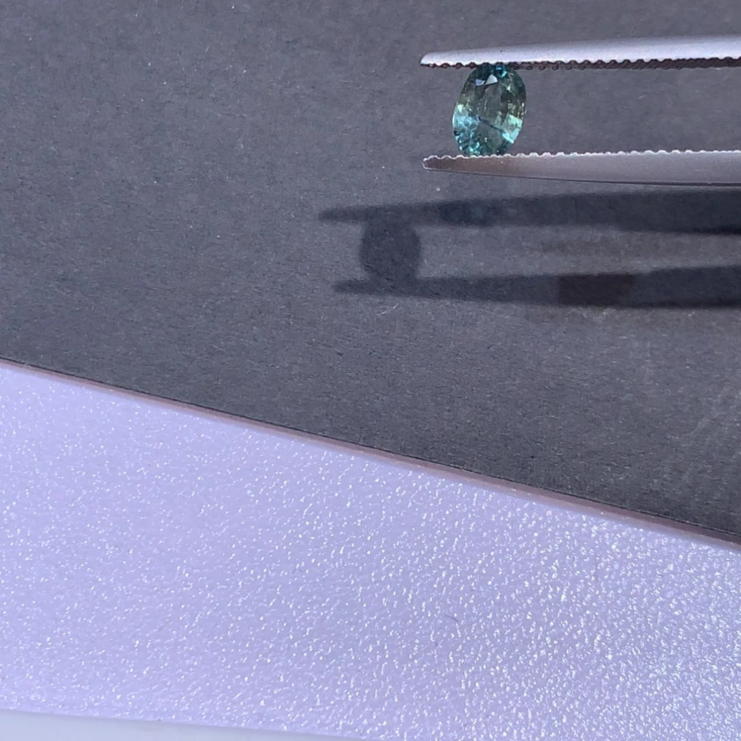 蓝宝石裸石4.4×6.3