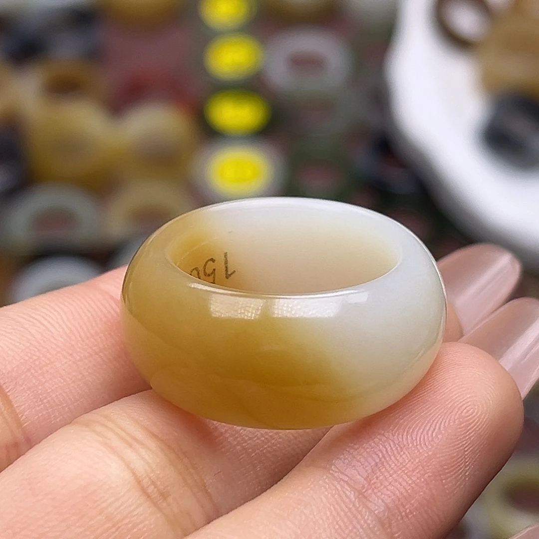 和田玉未镶嵌戒指19.4金山糖白