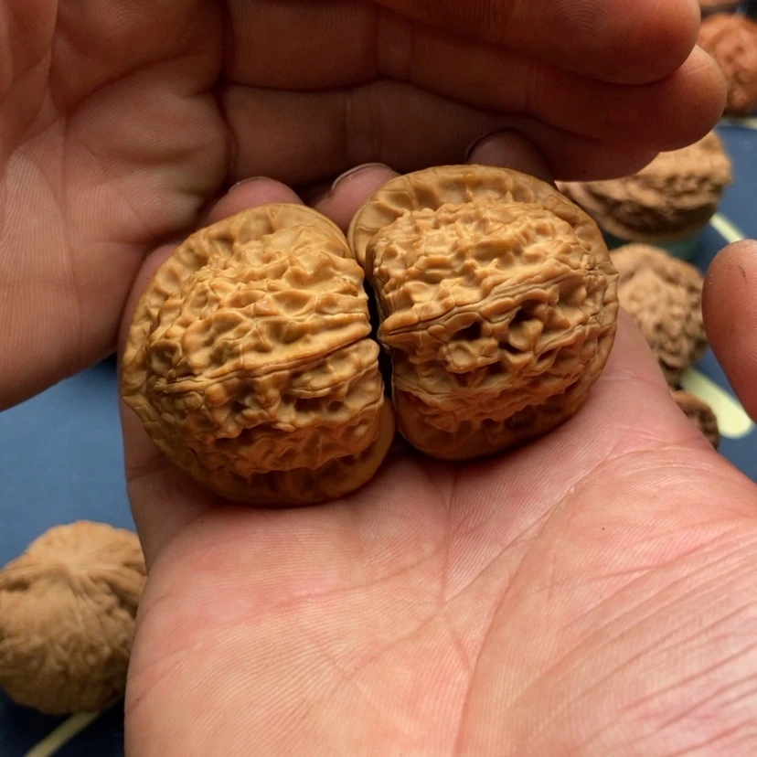 【闪购商品】吊坠文玩核桃三角白