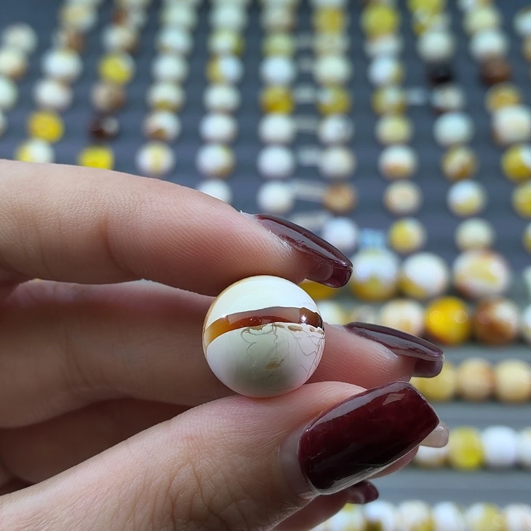 C***n琥珀未镶嵌裸石15mm